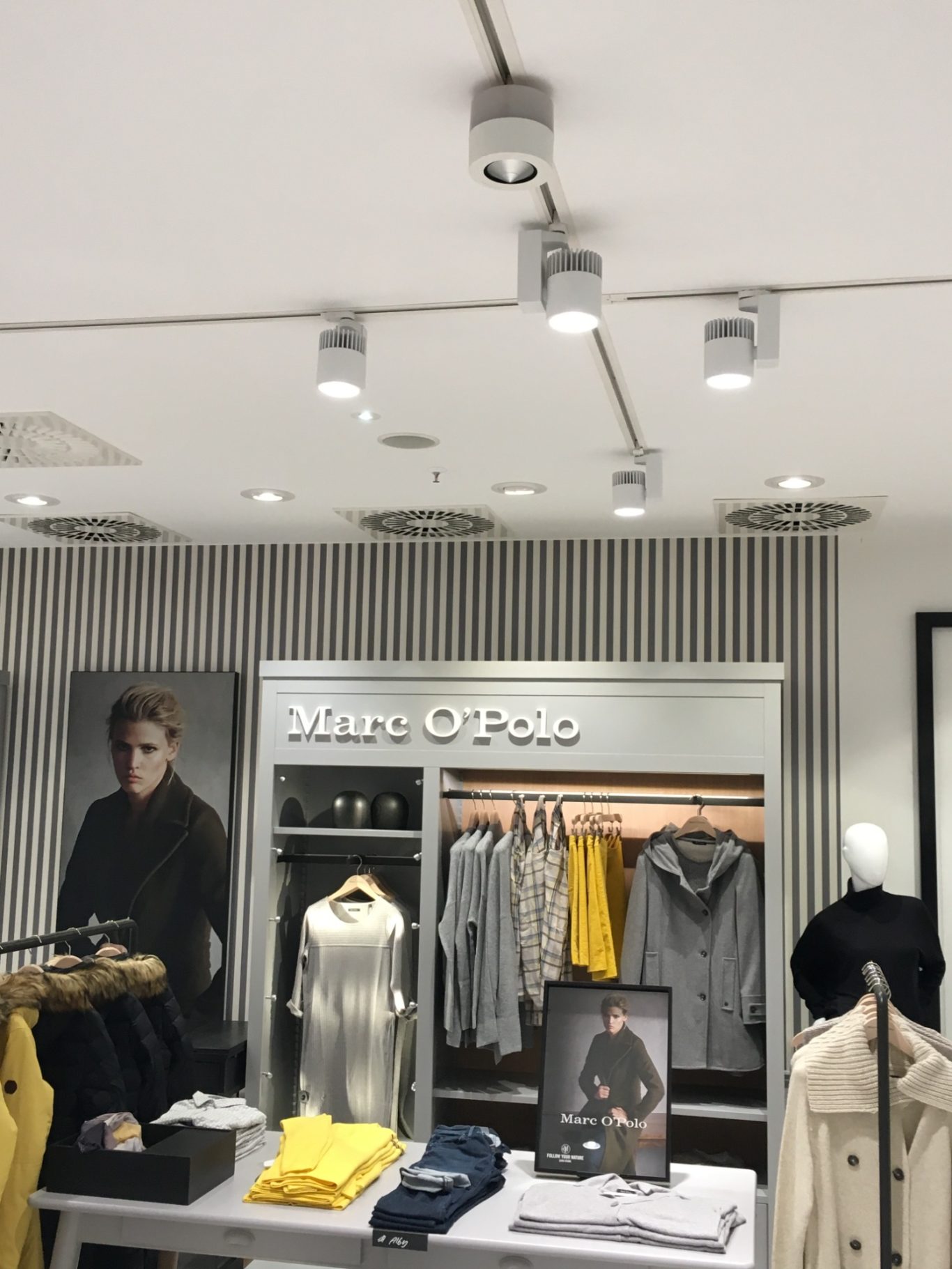 Stromschienenlautsprecher Beschallung Einzelhandel