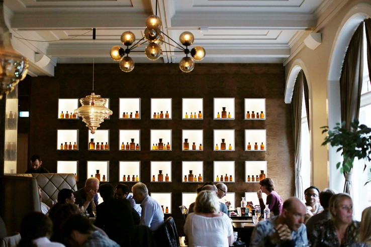 Ecklautsprecher Restaurant